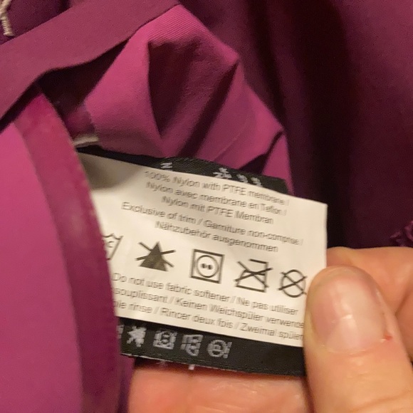 Beta AR Magenta Arc’teryx Jacket - Picture 3 of 7